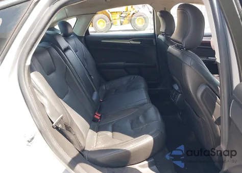 2016 Ford Fusion Titanium z USA, uszkodzony, nr VIN 3FA6P0K90GR369703